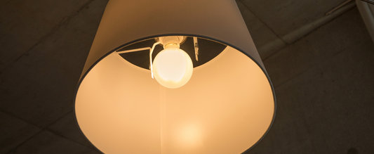 Attacchi per lampade spiegati in modo semplice: E27, E14 & Co.