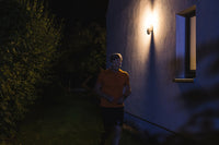 OSRAM Wifi SMART+ WALL CAMERA CONTROL Gartenleuchte mit HD Kamera Sensor 16W / 3000K Warmweiß